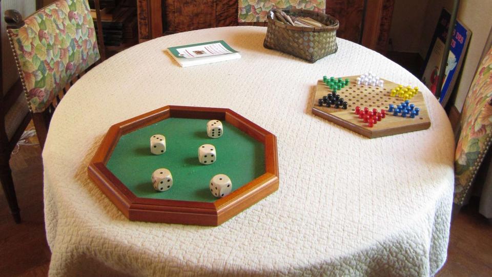 Table de jeu au salon