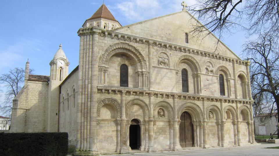 Surgères